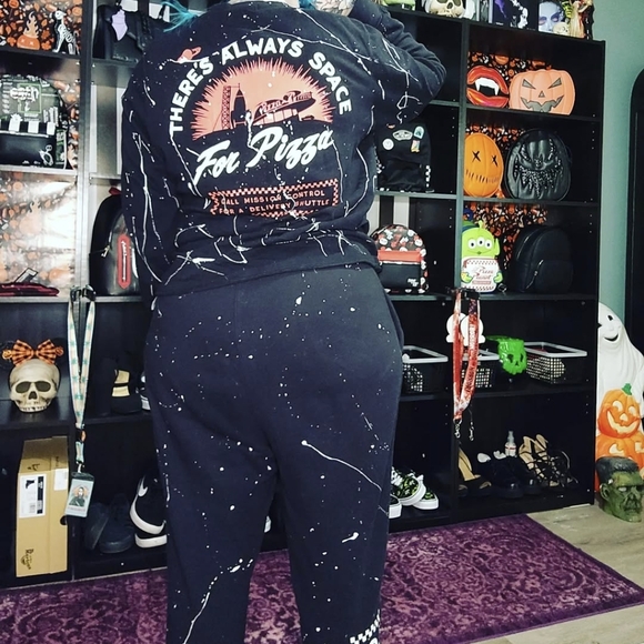 Pizza planet lounge set - Picture 2 of 10